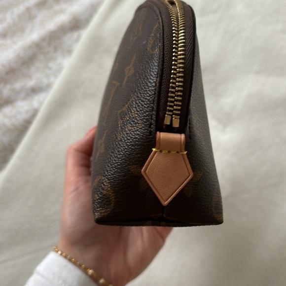 Louis Vuitton Make up Pouch - Picture 3 of 6
